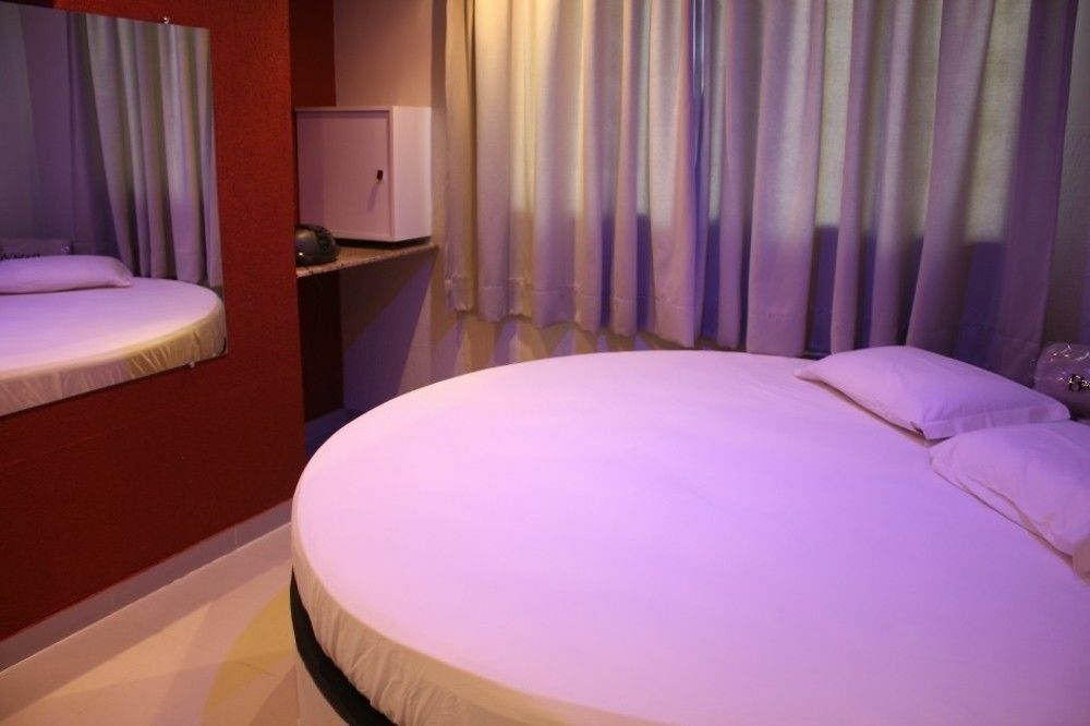 Bangalo Motel By Drops (Adults Only) سانتا ماريا المظهر الخارجي الصورة