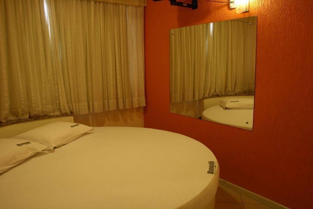 Bangalo Motel By Drops (Adults Only) سانتا ماريا المظهر الخارجي الصورة